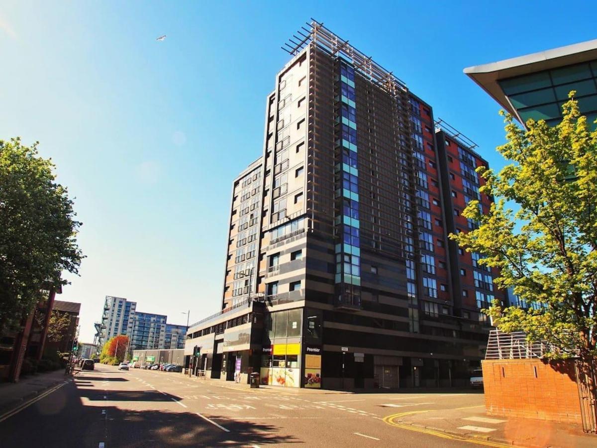 Apartment 2bd Near Hydro Secc Centre Great Location