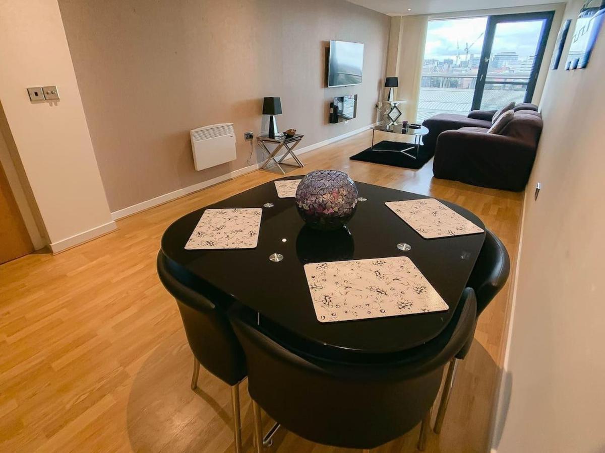 Apartment 2bd Near Hydro Secc Centre Great Location *